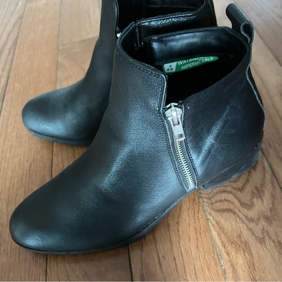 Cougar Waterproof Black Booties - Picture 8 of 12